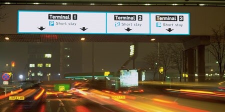 Reflektierende Verkehrsschilder
