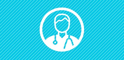 Rundes weißes Symbol eines Arztes mit Littmann Stethoskop, vor einem türkisen Hintergrund.
