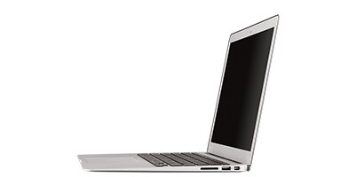 Gedrehter Laptop, damit der „schwarze“ Blickschutzeffekt deutlich wird
