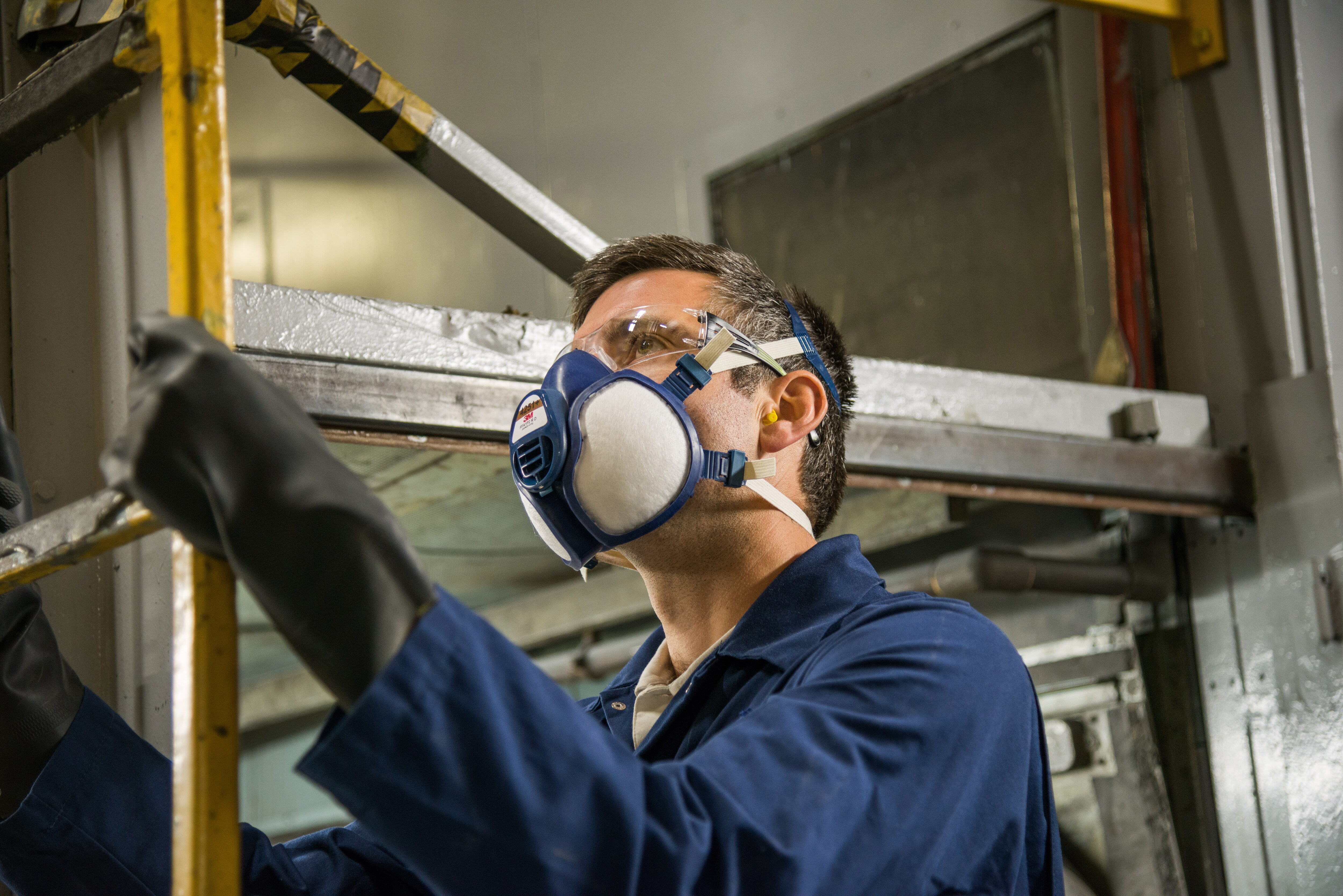 Wir stellen vor: 3M™ Wartungsfreie Mehrweg-Halbmaske 4000+ Serie 
