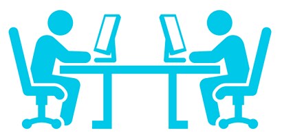  Abbildung zweier Personen, die sich gegenüber an Laptops sitzen
